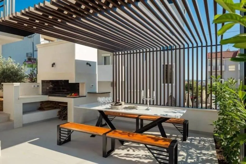 Fantastisk Villa I Okrug تروغير كرواتيا